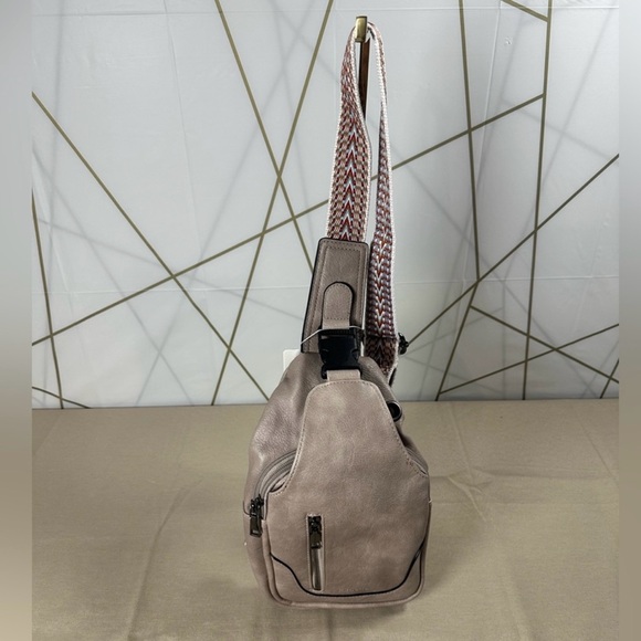 Handbags - MROEDE Crossbody/ Slingpack NWOT